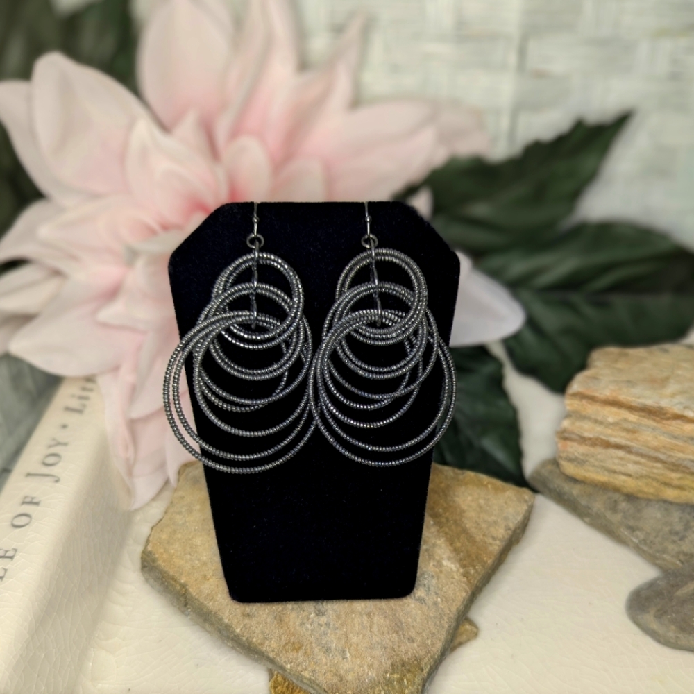 Lia Sophia Earrings Gunmetal Silver Hanging  Fashion Jewelry Never worn